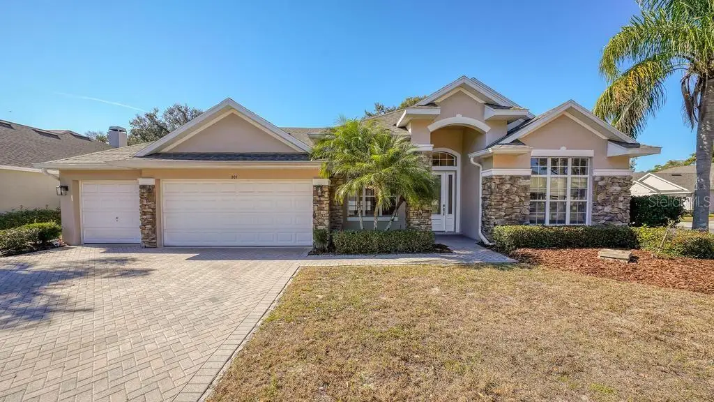 201 W Blue Water Edge Drive, Eustis, FL 32736 - Image #1