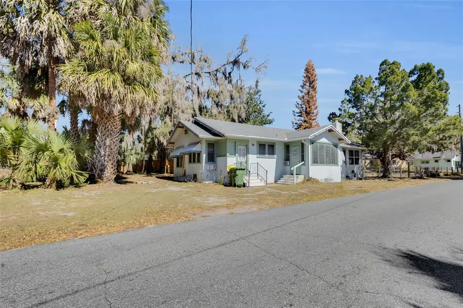 1201 Sunshine Avenue, Leesburg, FL 34748 - #2