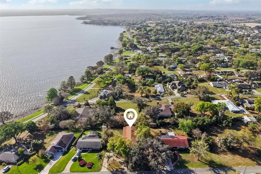 131 E Palmetto Avenue, Howey In The Hills, FL 34737 - #3