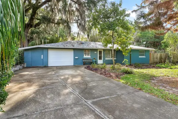 366 Bay Road, MOUNT DORA, FL 32757