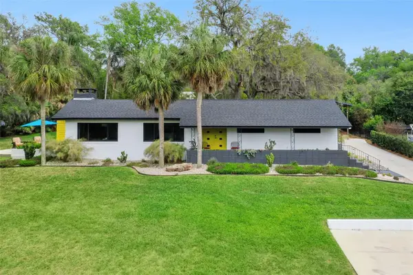10426 Lakeshore Drive, CLERMONT, FL 34711