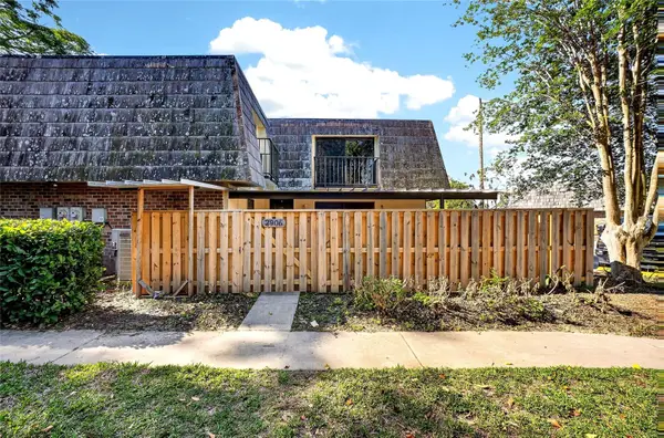 2906 Ash Drive, LEESBURG, FL 34748