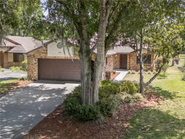109 Waterwood Drive, YALAHA, FL 34797