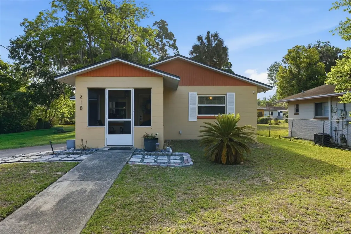 218 S East Street, Leesburg, FL 34748 - #1