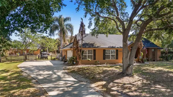 10949 Poinciana Drive, CLERMONT, FL 34711