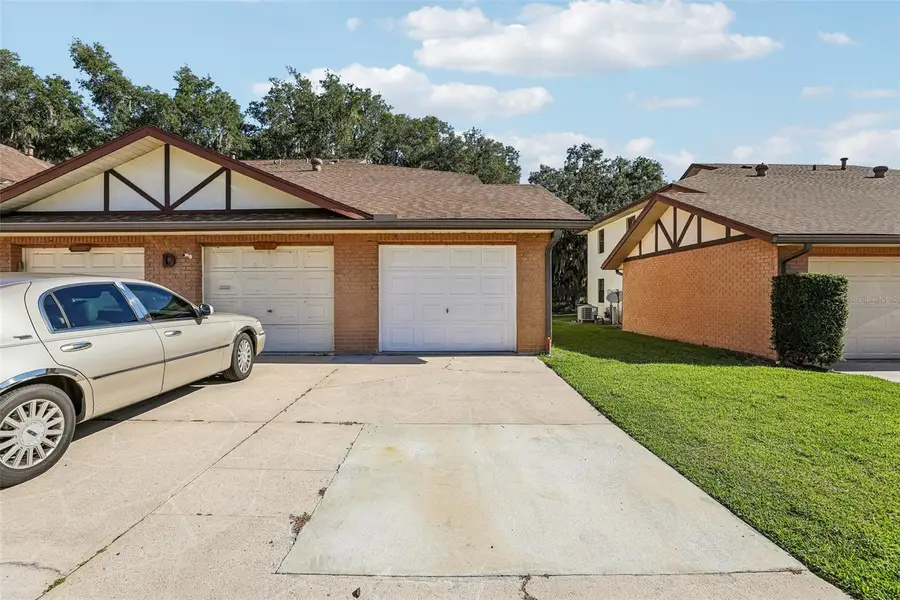100 E Oak Terrace Drive #D2, Leesburg, FL 34748 - #2