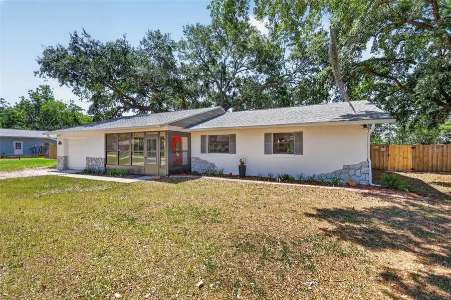 60 Outlook Street, Umatilla, FL 32784 - #2