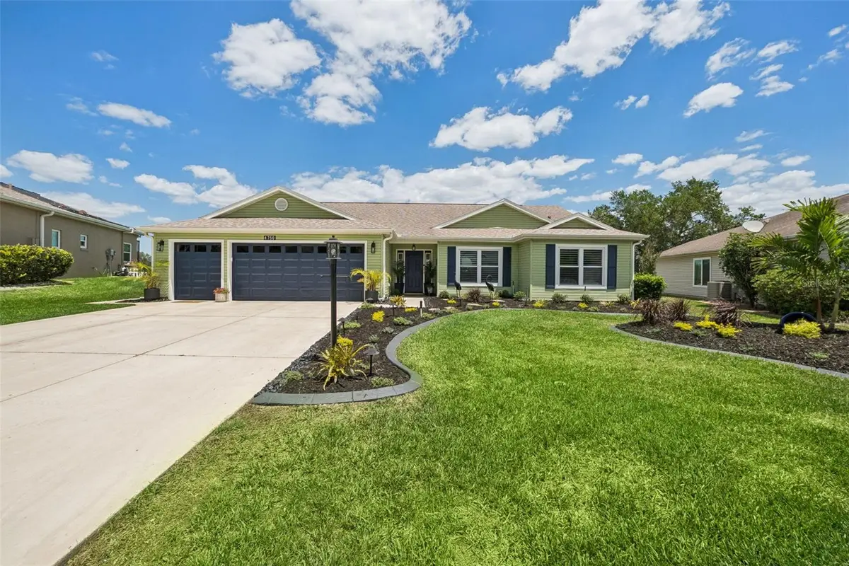 4750 Sawgrass Lake Cir, Leesburg, FL 34748 - #1
