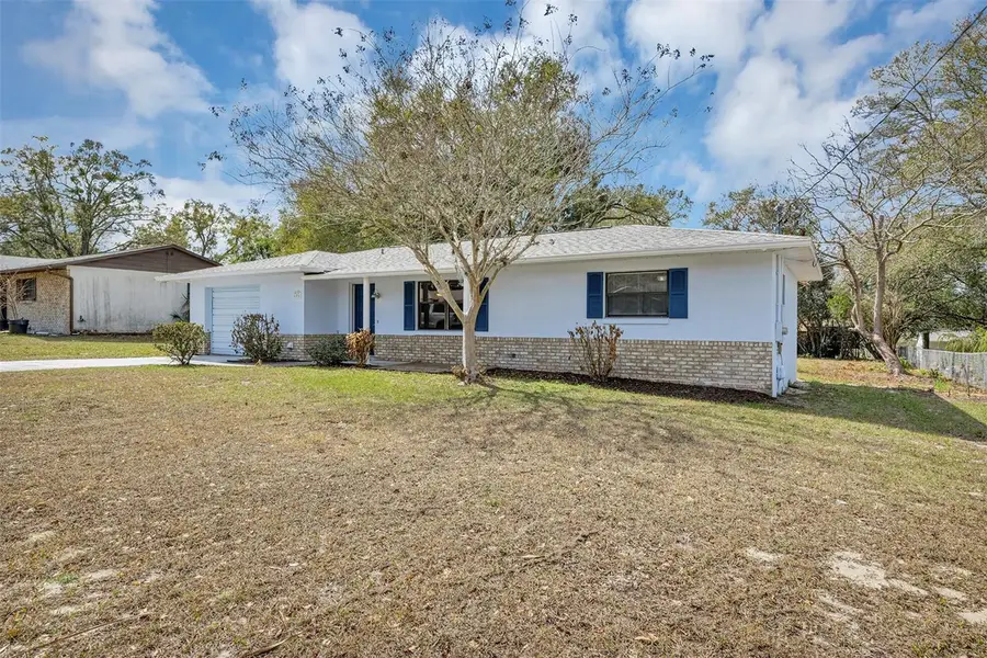 606 Third Avenue, Lady Lake, FL 32159 - #2