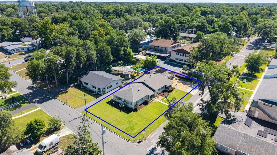 205 E 10th Avenue, Mount Dora, FL 32757 - #2
