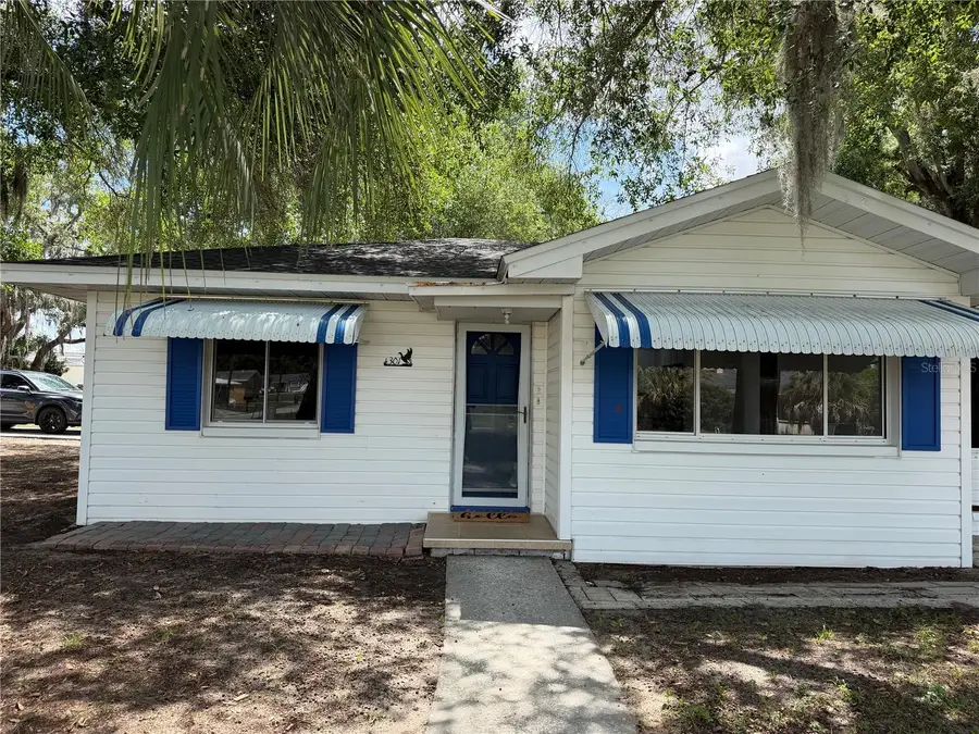 301 S Seminole Avenue, Minneola, FL 34715 - #2
