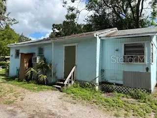 8310 N Hillsborough Lane, TAMPA, FL 33604