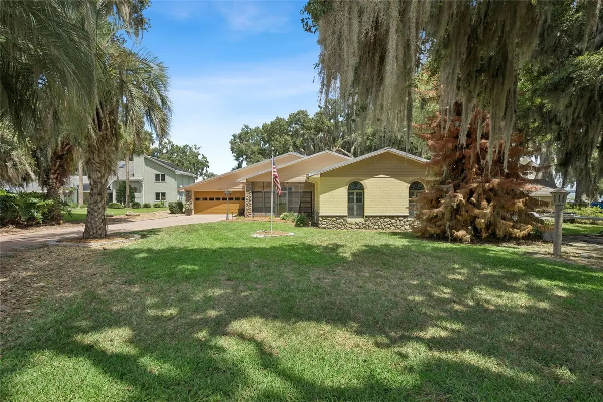 35040 Shady Oaks Lane, Fruitland Park, FL 34731 - #1