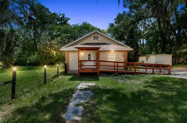 1921 NE 8th Road, OCALA, FL 34470