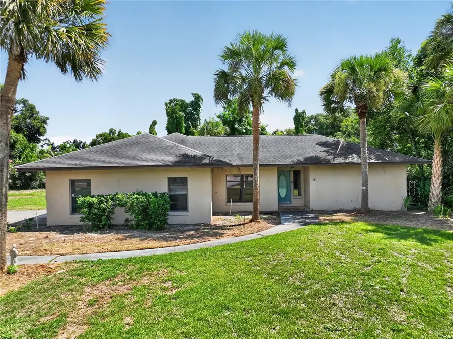 2085 Sussex Drive, Mount Dora, FL 32757 - #2