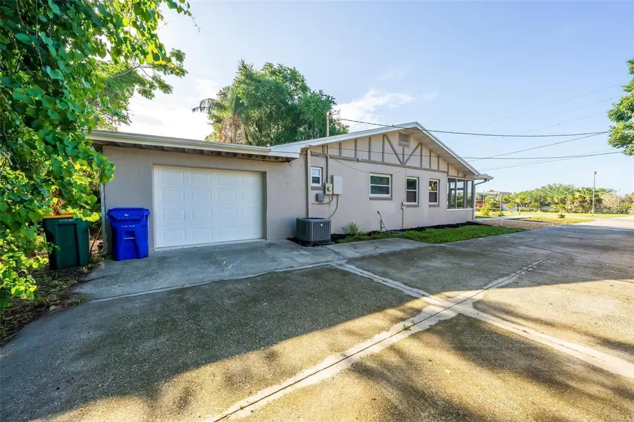 610 W Maud Street, Tavares, FL 32778 - #2