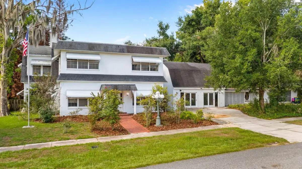 127 E Laurel Avenue, Howey In The Hills, FL 34737 - #1