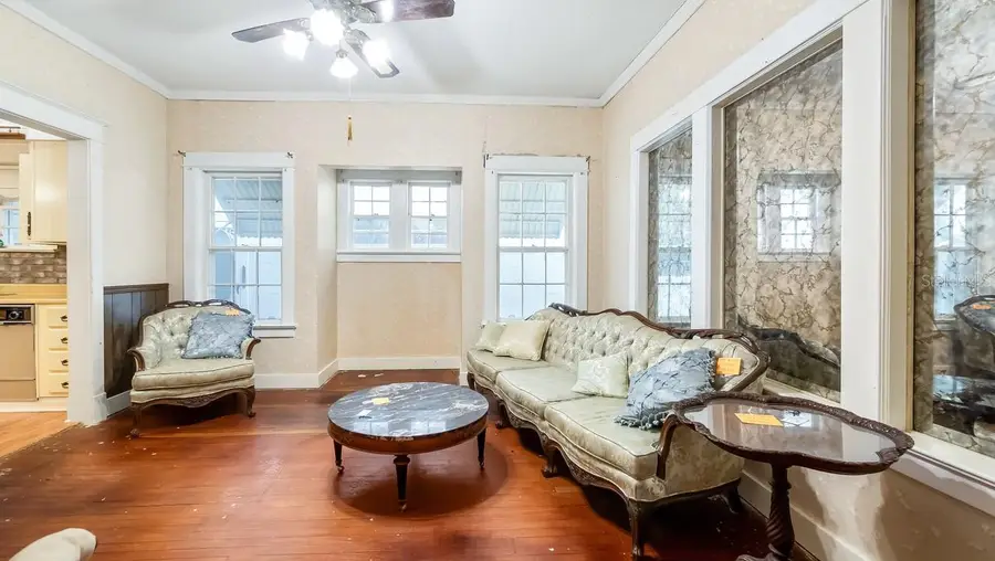 127 E Laurel Avenue, Howey In The Hills, FL 34737 - #3