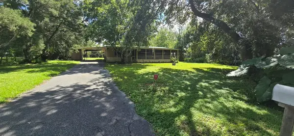 449 Hitchcock Street, LADY LAKE, FL 32159