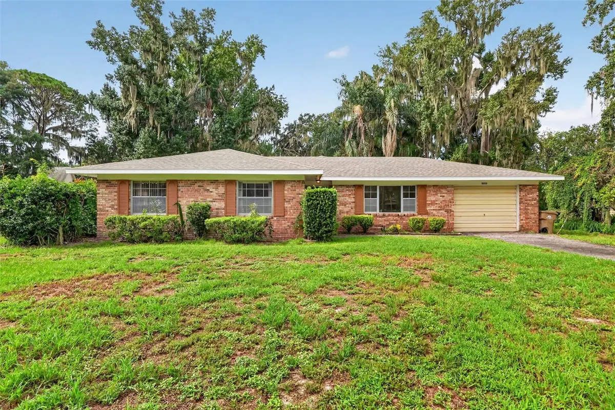 8050 Spring Drive, Yalaha, FL 34797 - #1