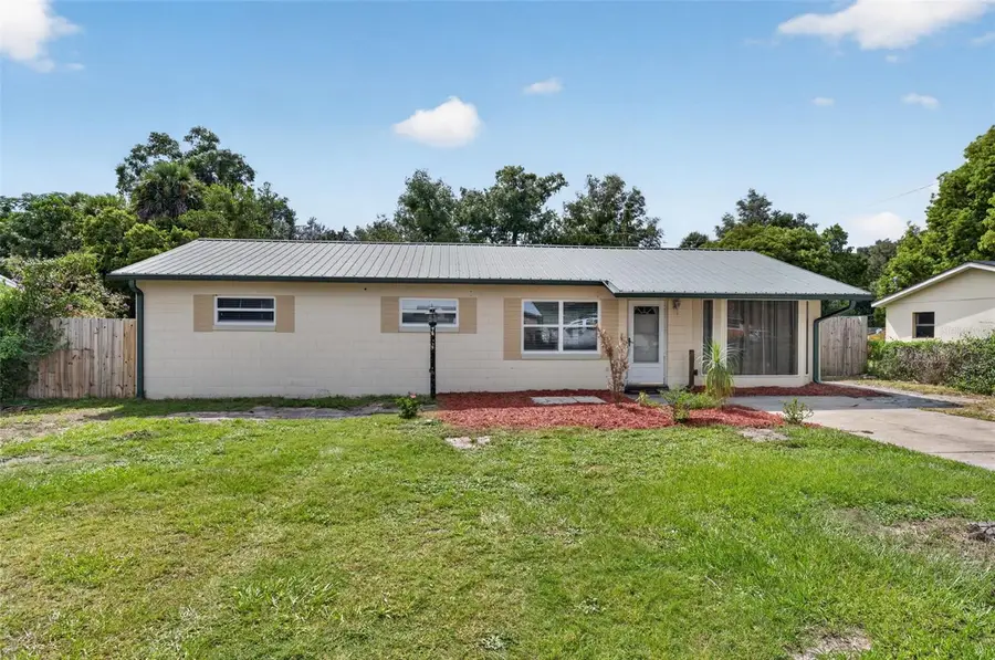 619 Wisteria Avenue, Umatilla, FL 32784 - #2