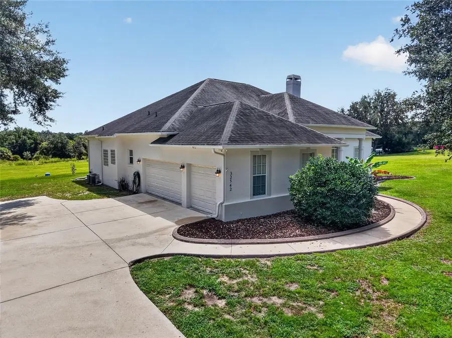 32542 Scenic Hills Drive, Mount Dora, FL 32757 - #3