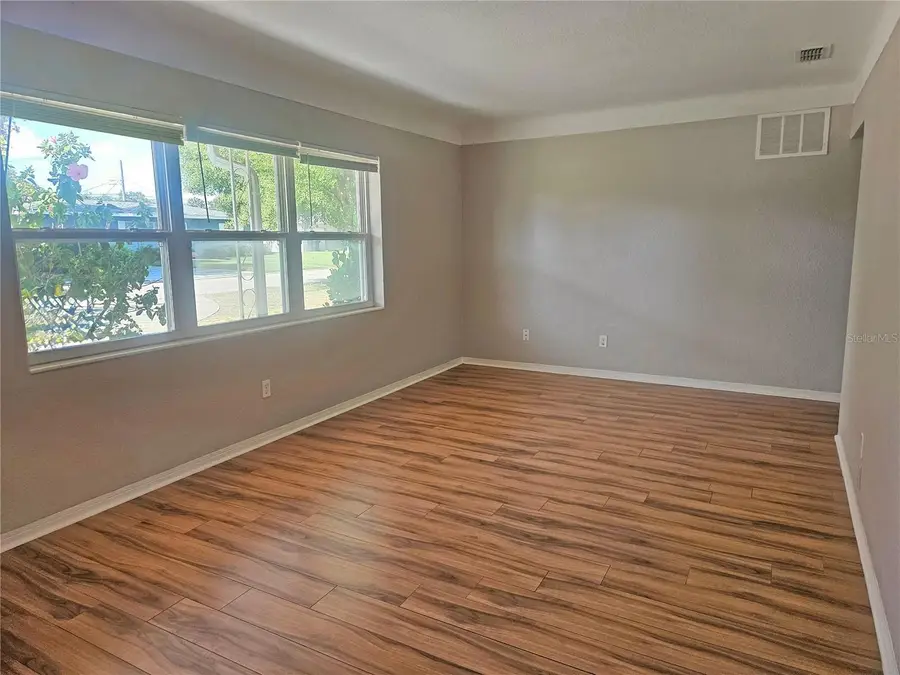 5360 25th Avenue N, Saint Petersburg, FL 33710 - #3