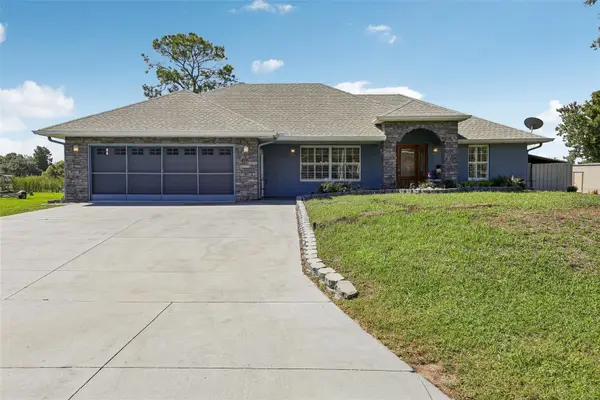 28116 Lois Drive, TAVARES, FL 32778
