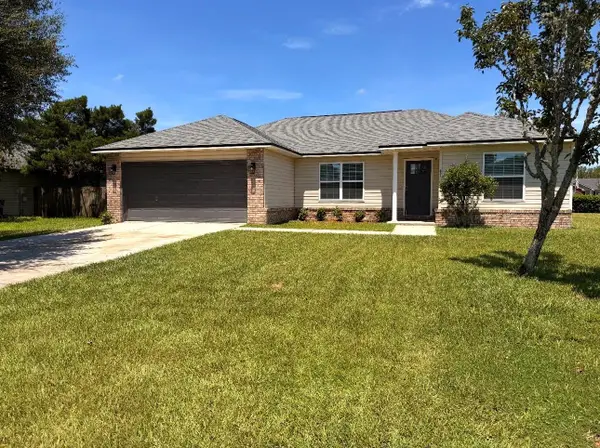 451 North Boulevard E, MACCLENNY, FL 32063