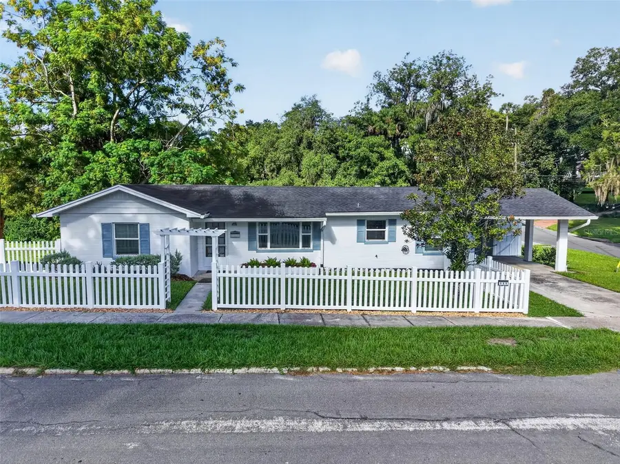 111 S Clayton Street, Mount Dora, FL 32757 - #2