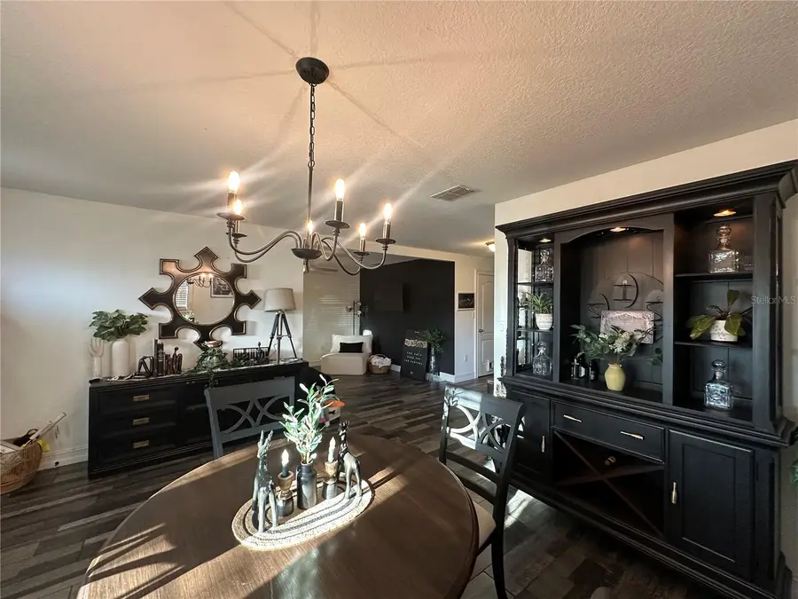 806 N Joanna Avenue, Tavares, FL 32778 - #3