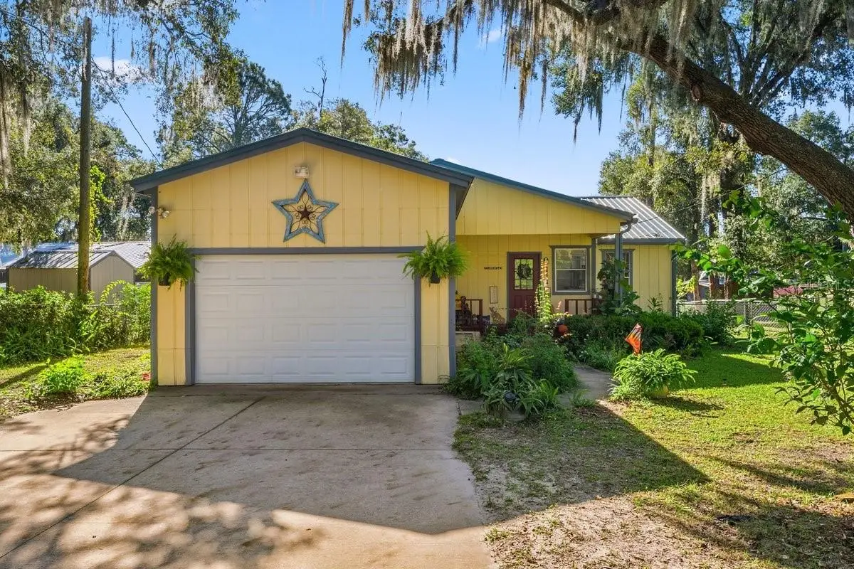 832 Lake Shore Terrace, Interlachen, FL 32148 - Image #1