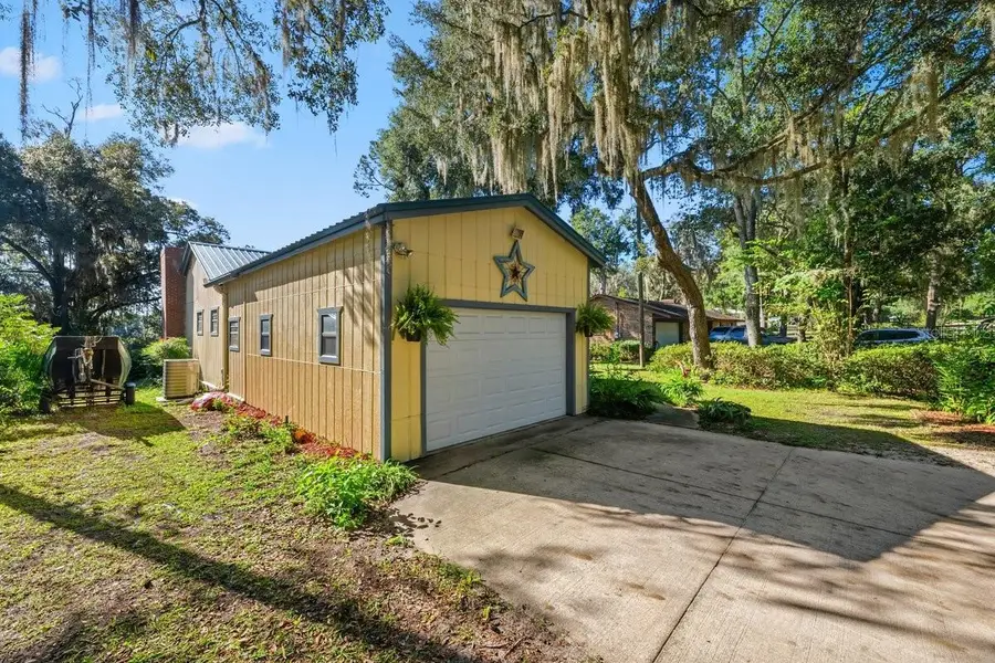 832 Lake Shore Terrace, Interlachen, FL 32148 - Image #2