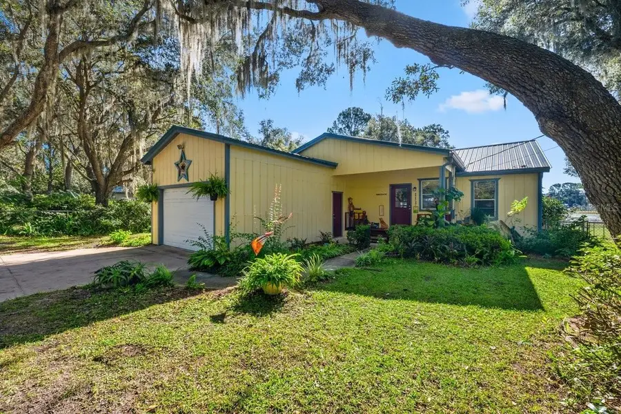 832 Lake Shore Terrace, Interlachen, FL 32148 - Image #3