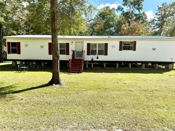 15441 NE 2nd Place, WILLISTON, FL 32696
