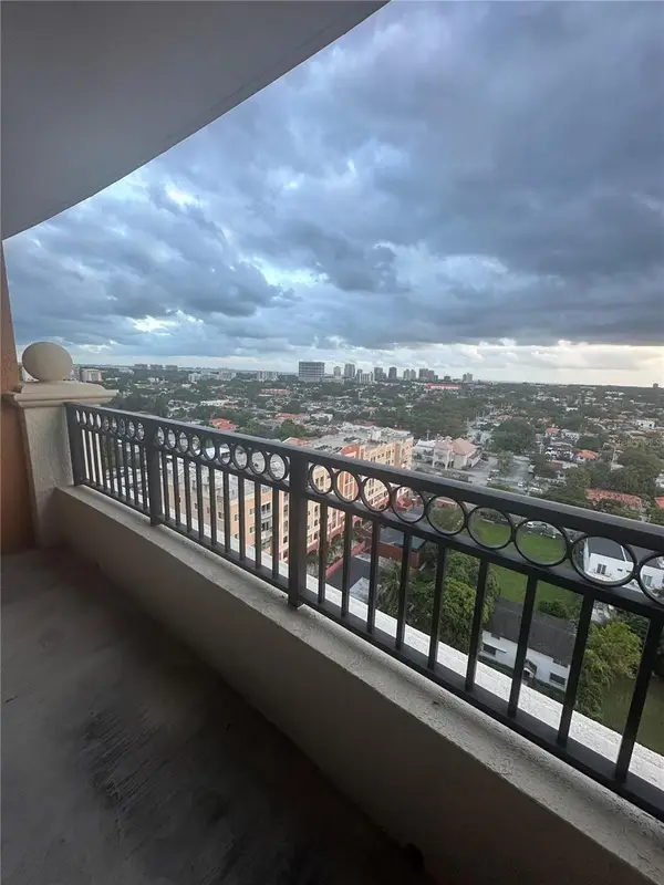 3232 Coral Way #1607, MIAMI, FL 33145