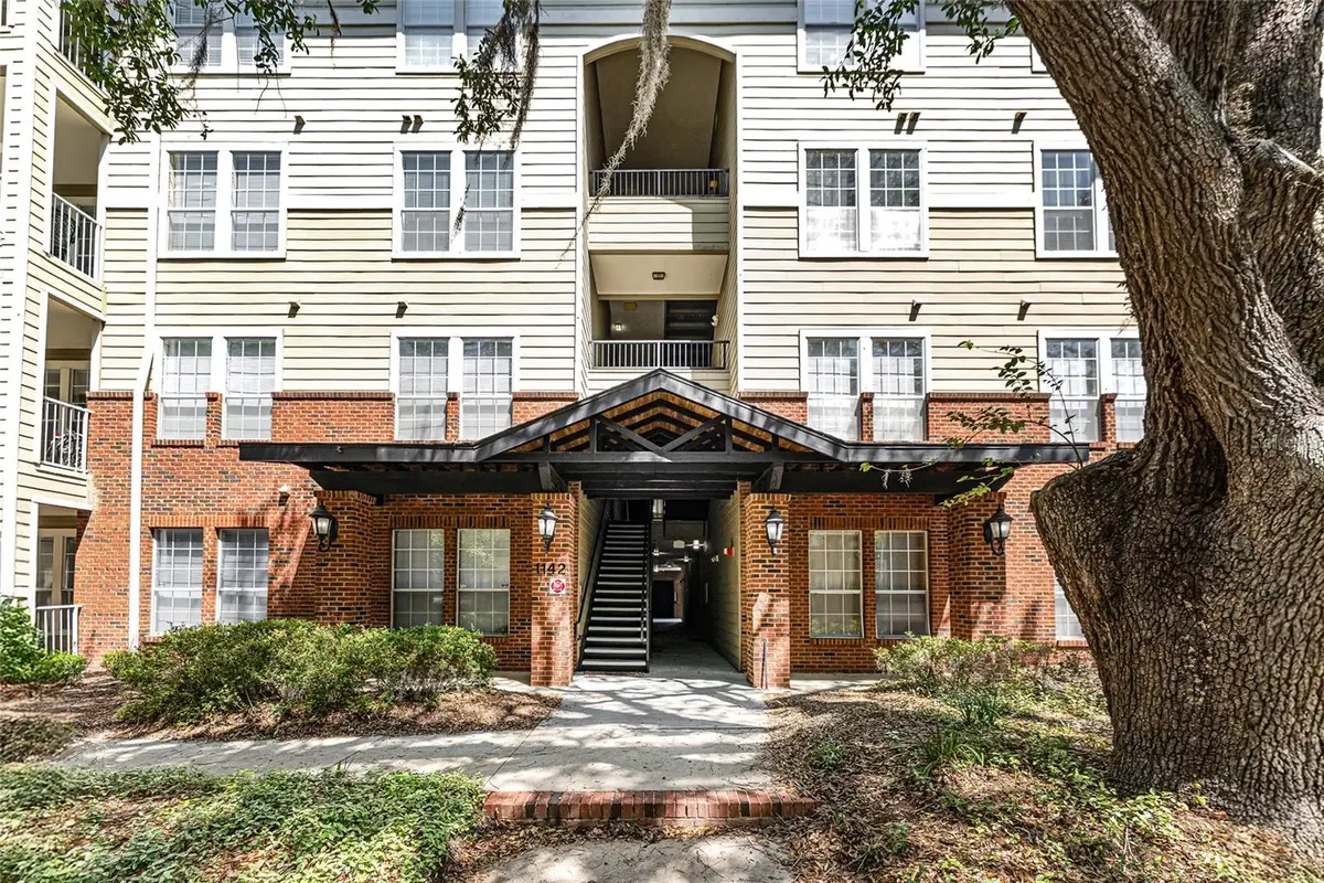 1142 SW 9th Road #103, Gainesville, FL 32601 - Image #1