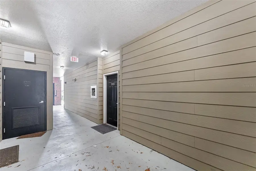 1142 SW 9th Road #103, Gainesville, FL 32601 - Image #3