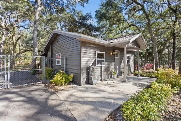 7951 NW 167th Place, TRENTON, FL 32693