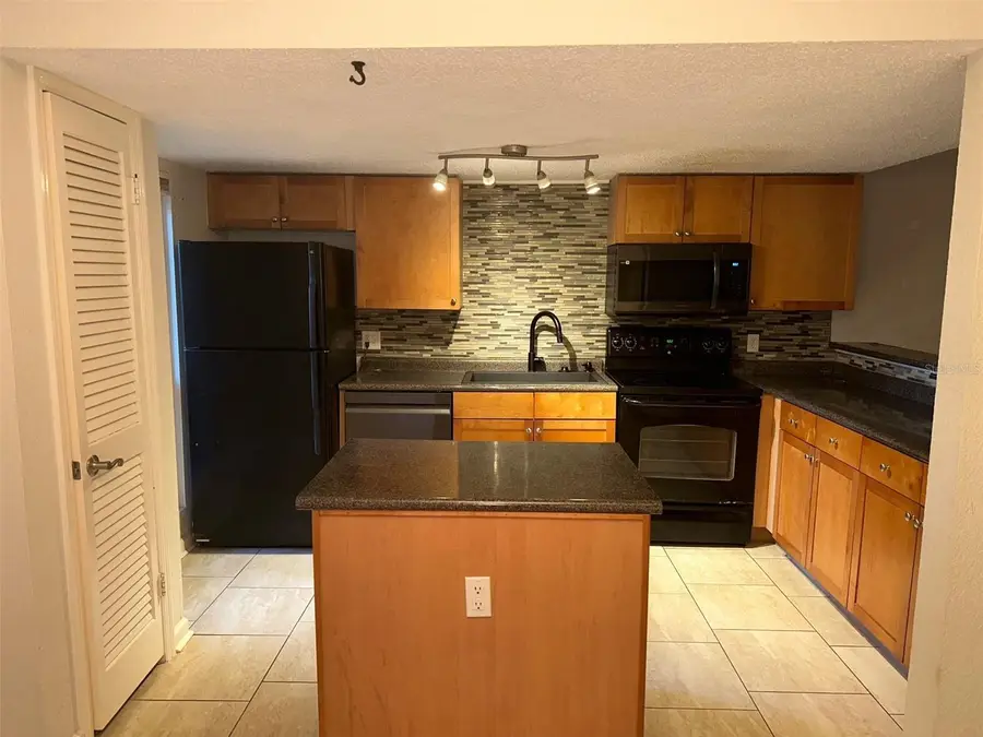 1810 NW 23rd Boulevard #109, Gainesville, FL 32605 - Image #3