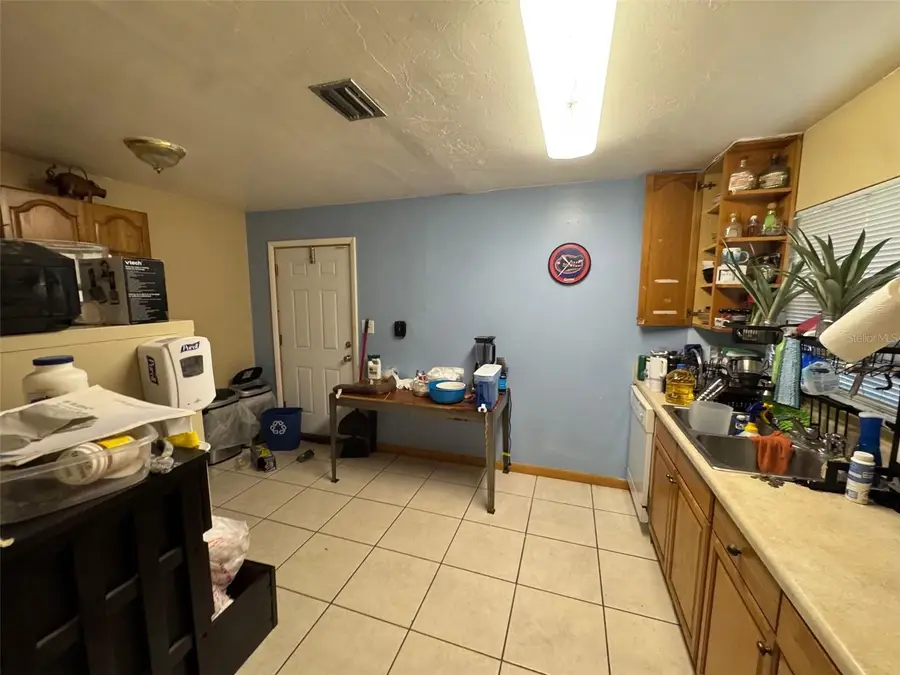 6025 SW 11th Place, Gainesville, FL 32607 - Image #3