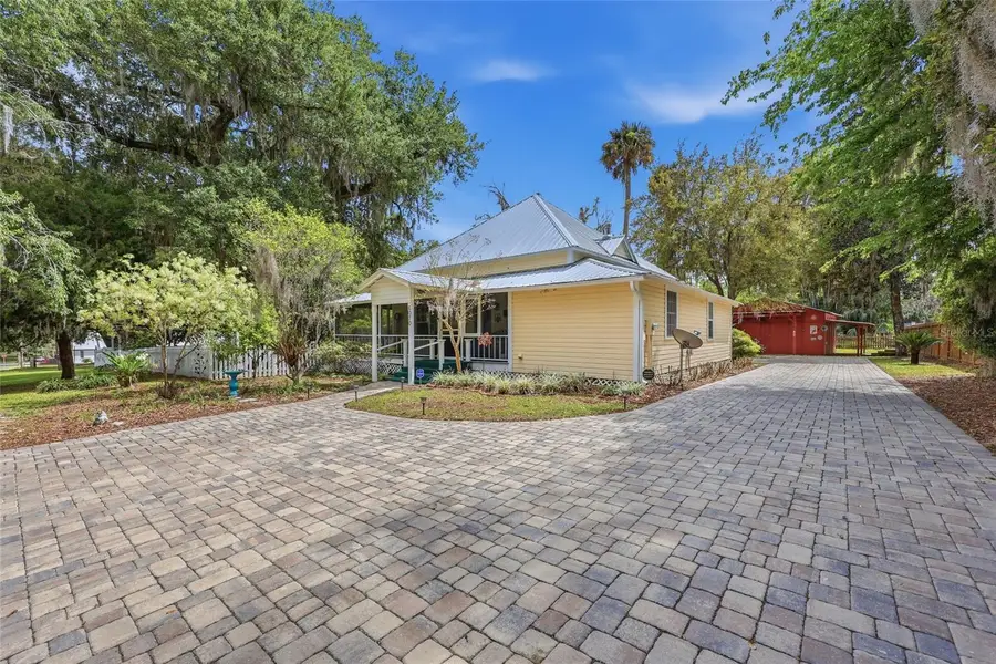 6070 Avenue F, McIntosh, FL 32664 - #2