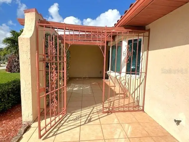 1117 SE Mendoza Avenue, Port Saint Lucie, FL 34952 - #3