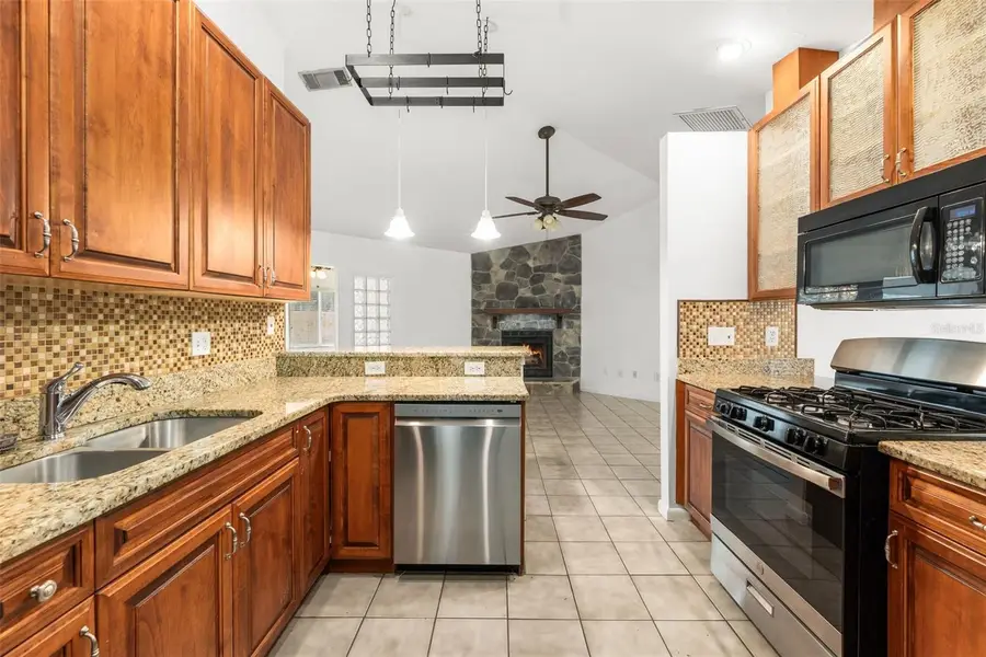 4817 NW 37th Place, Gainesville, FL 32606 - #3