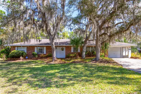 16529 Orange Avenue, UMATILLA, FL 32784