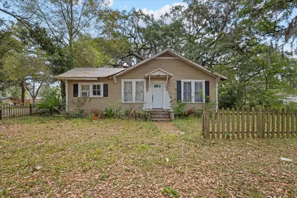 518 NE 2nd Street, TRENTON, FL 32693