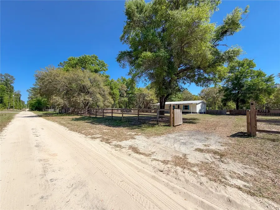 9590 NE 78th Lane, Bronson, FL 32621 - #2