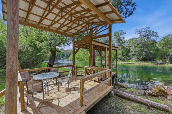 470 SW Santa Fe Drive, FORT WHITE, FL 32038
