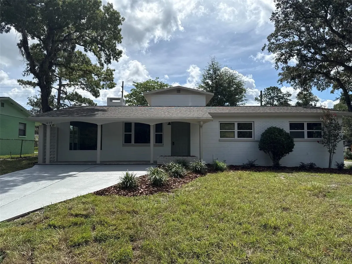1239 SE 18th Terrace, Gainesville, FL 32641 - #1