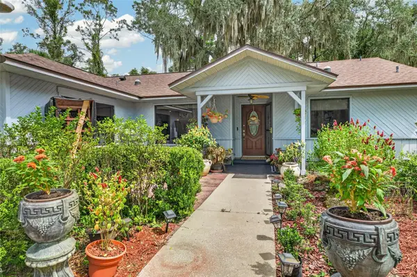 657 SE 2nd Avenue, MELROSE, FL 32666